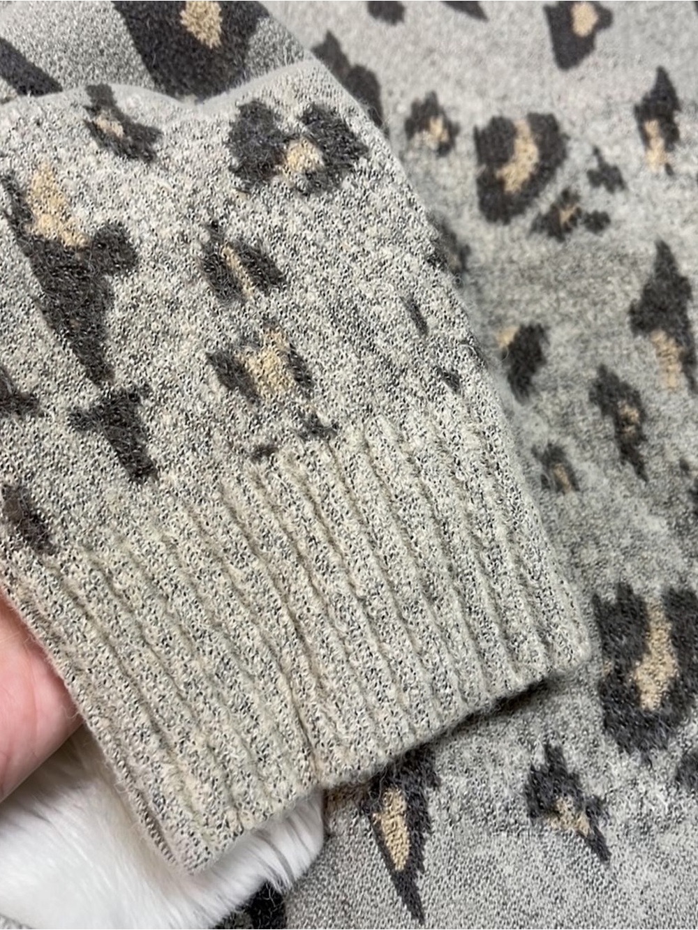 New Easel Leopard Knit Pattern Open Front Long Cardigan Sweater Gray Women Small - Picture 9 of 14